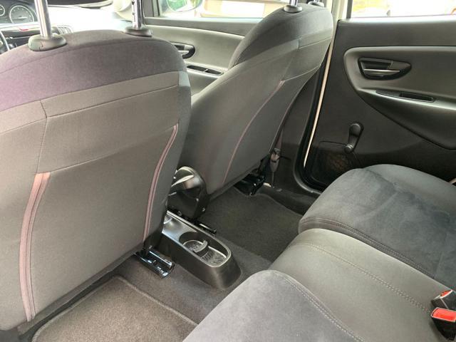 LANCIA Ypsilon 1.2 69 CV 5 porte Silver