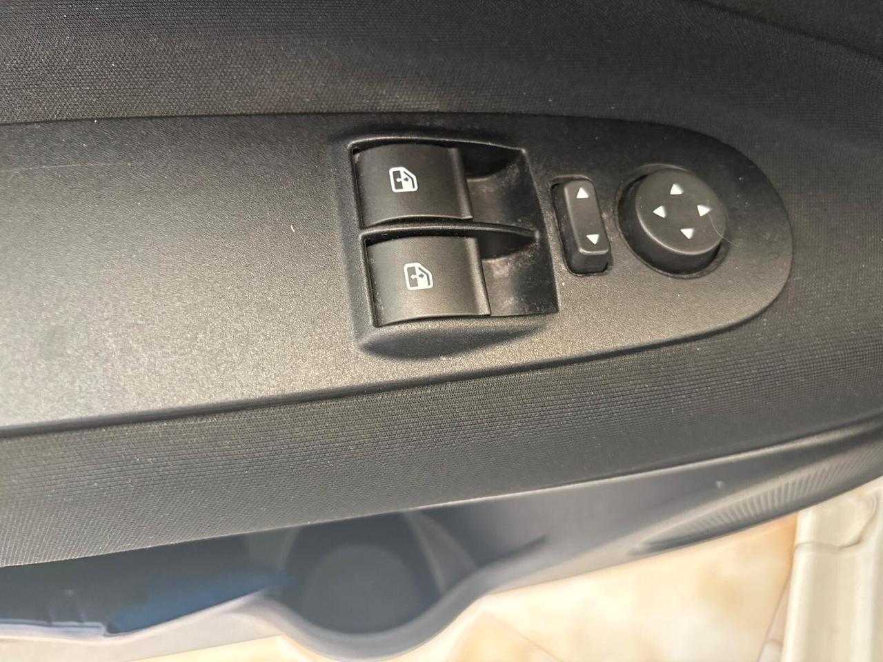 FIAT PUNTO EVO ANNO 2011 BZ METANO ADATTA NEOPATENTATI KM 230 MILA