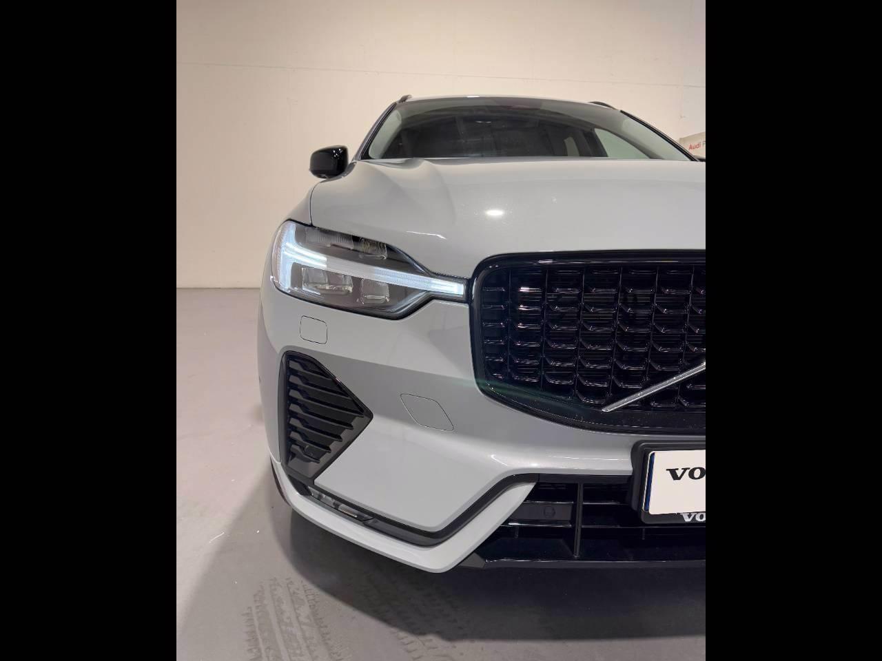 VOLVO XC60 B5 PLUS DARK AWD AUTO