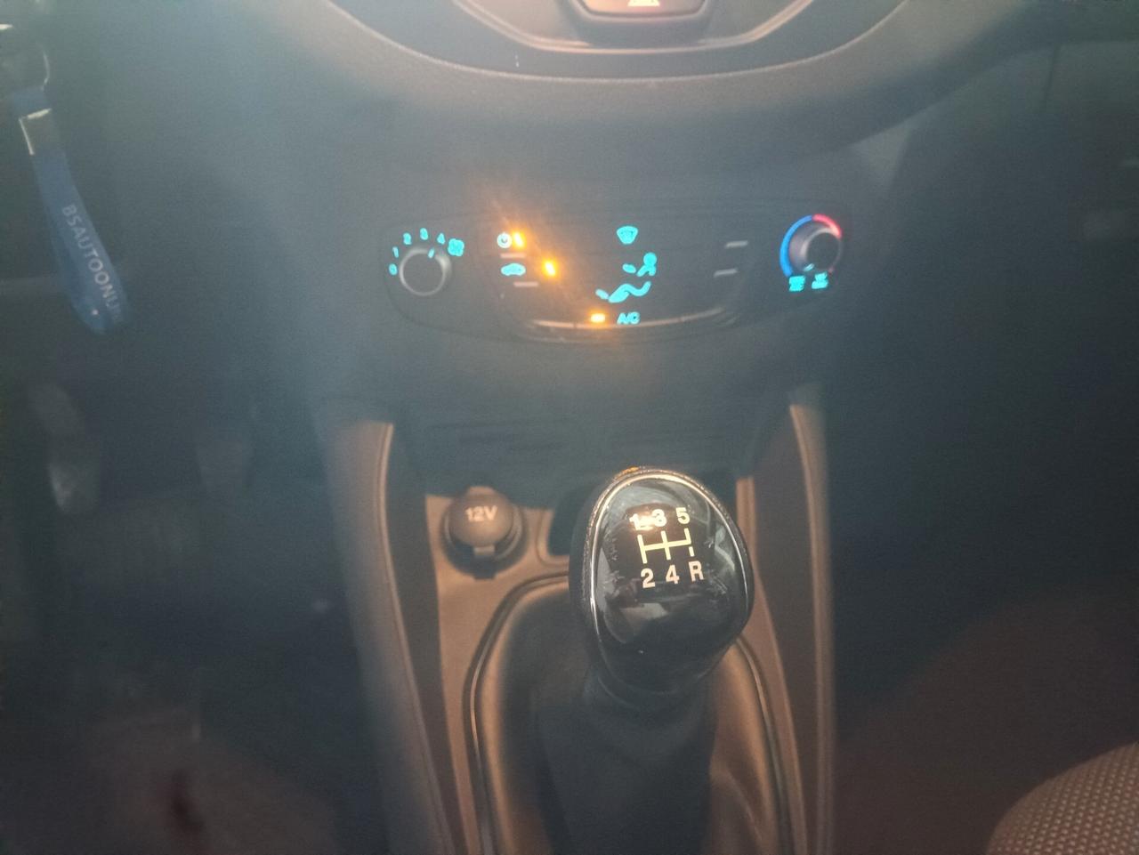 Ford Transit Courier 1.5 TDCi 75CV Van Entry