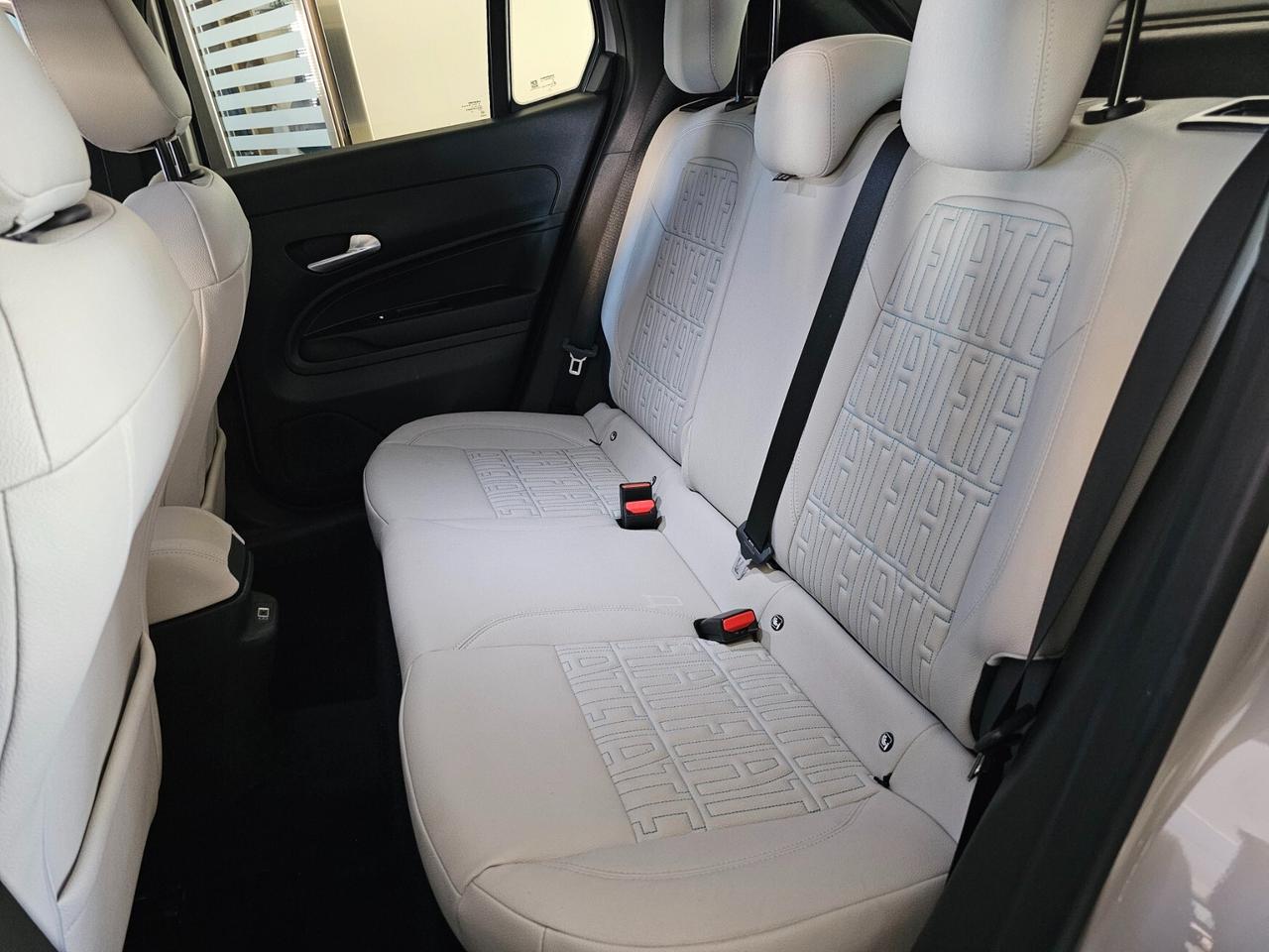 Fiat 600 Hybrid 110 CV DCT MHEV La Prima