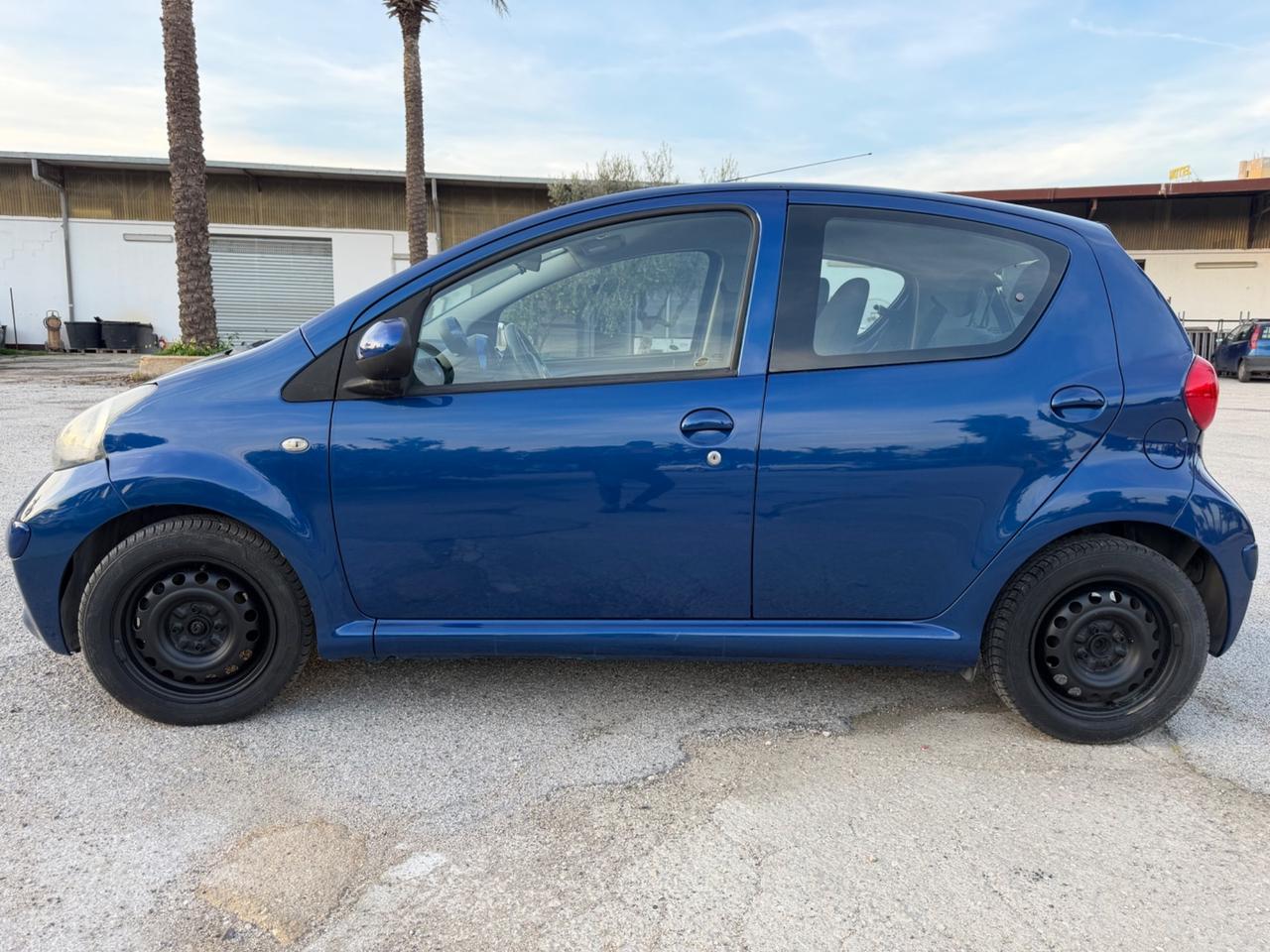 Toyota Aygo 1.0 12V VVT-i 5 porte Blue