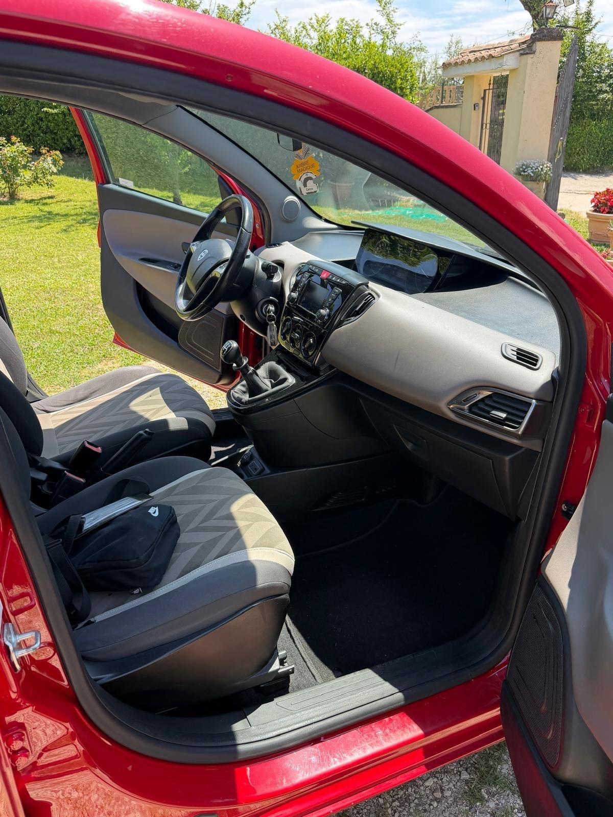 Lancia Ypsilon 1.2 69 CV 5 porte GPL Ecochic Unyca