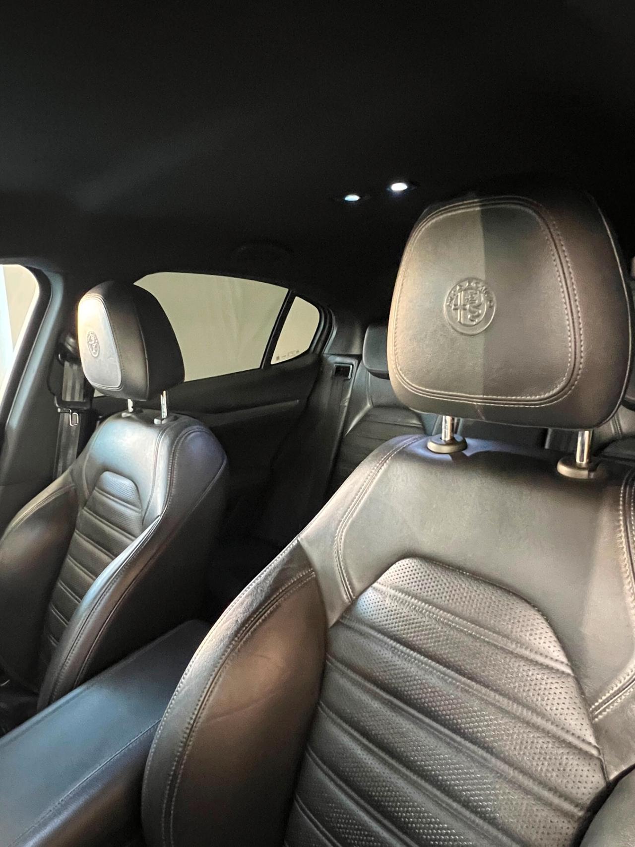 Alfa Romeo Stelvio 2.2 Turbodiesel 210 CV AT8 Q4 Executive