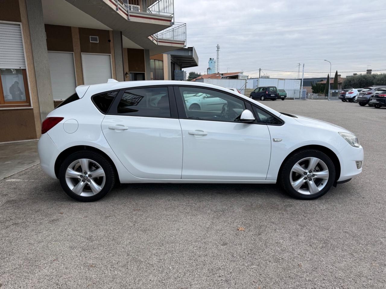 Opel Astra 1.4 100CV 5 porte Elective