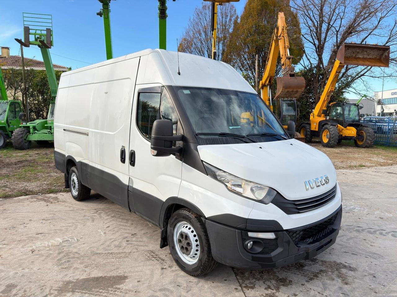 Autocarro IVECO DAILY 35-180 IVA INCLUSA