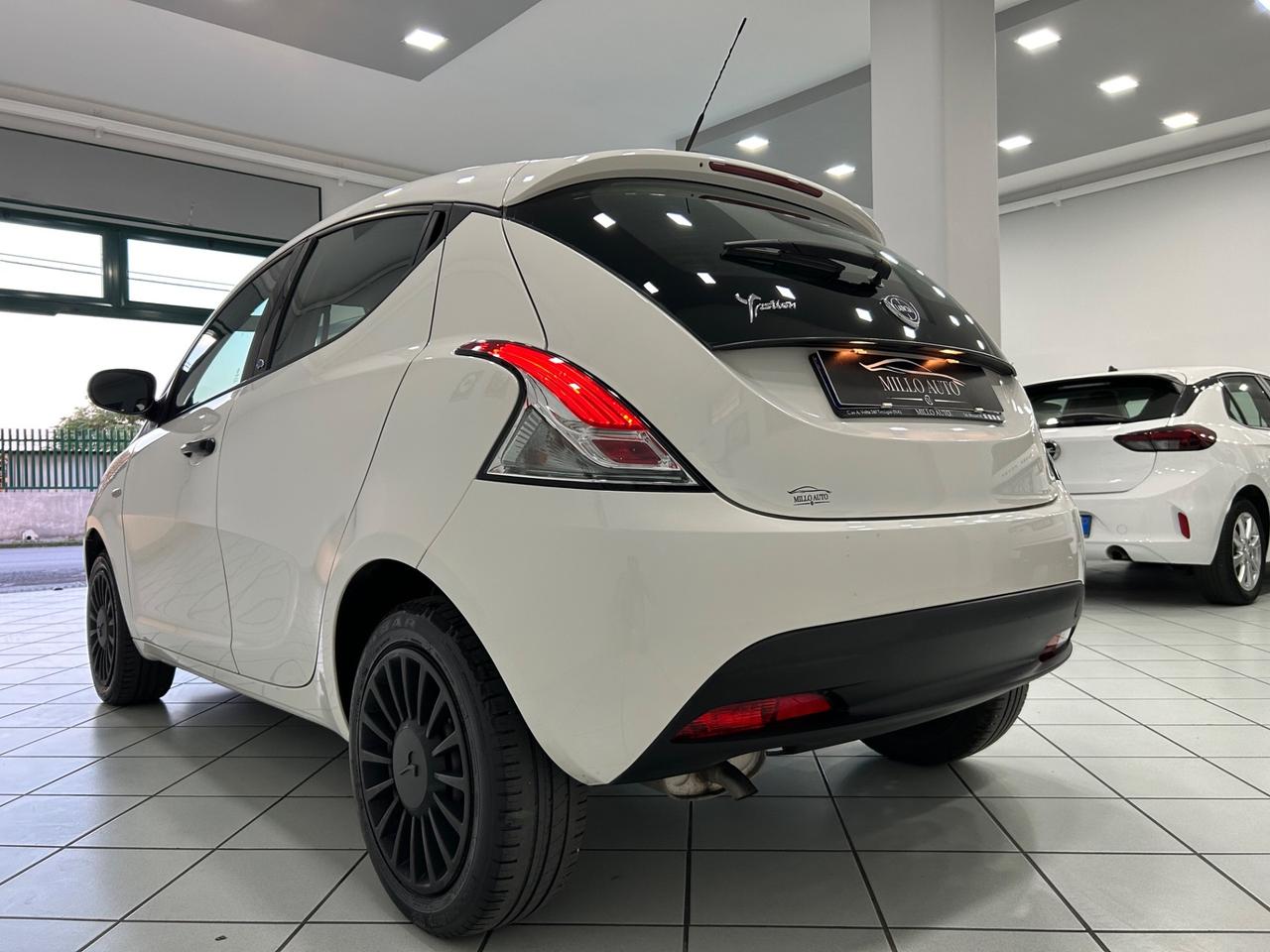 Lancia Ypsilon 1.2cc 69 CV 5 porte Gold