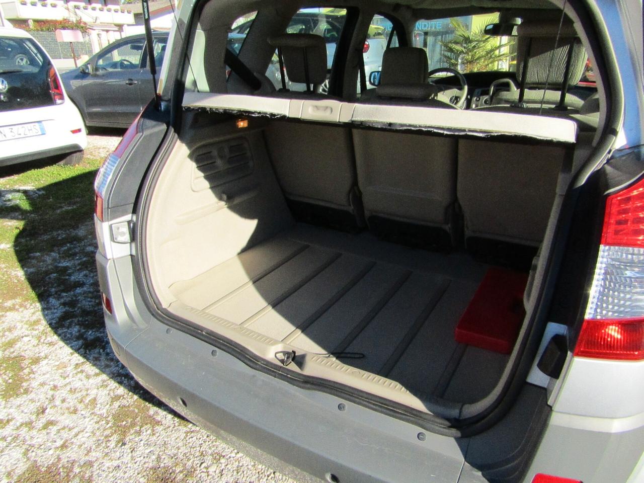 Renault Scénic BZ tagliandata e gommata