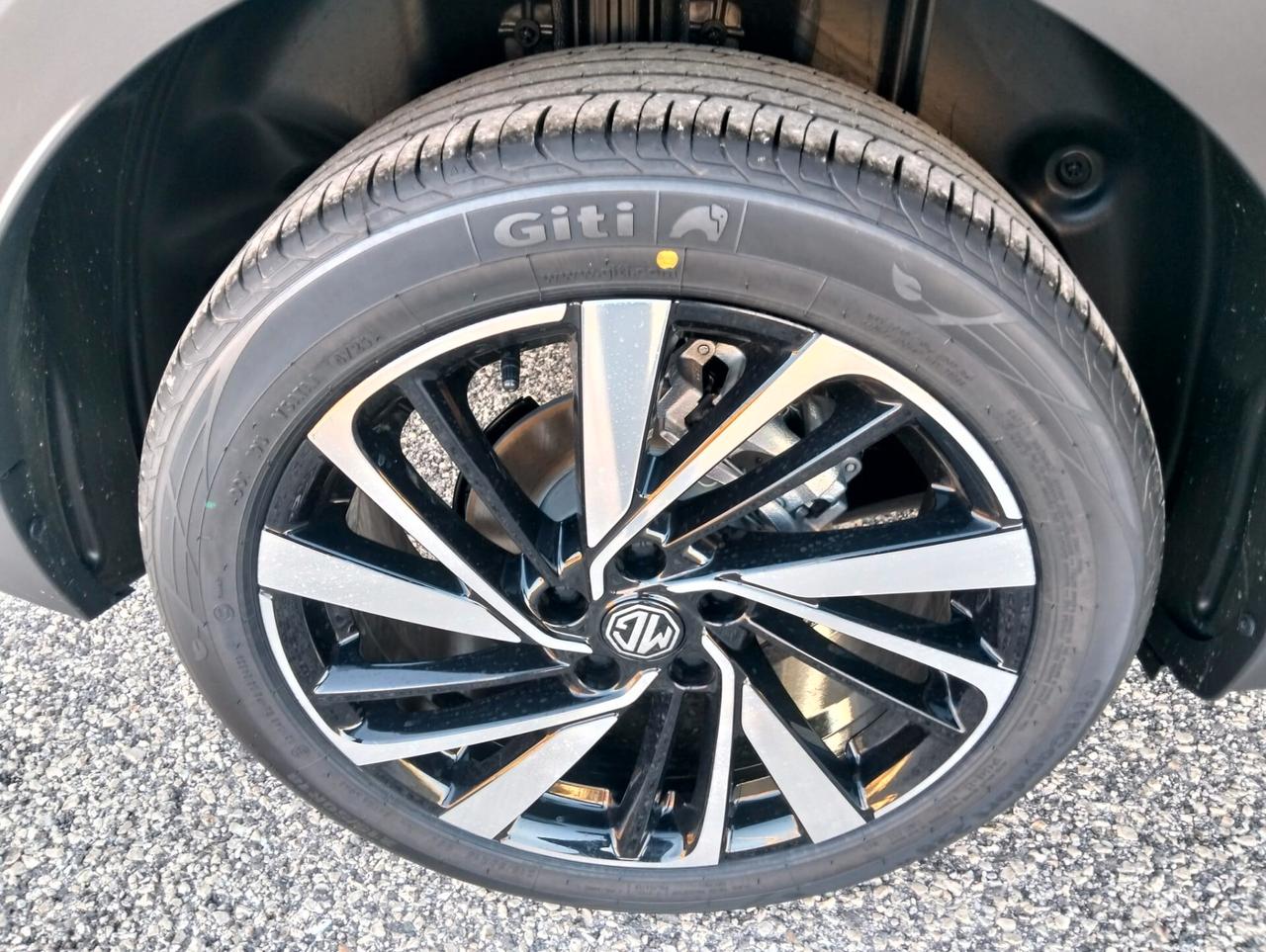 Mg ZS 1.5 Hybrid+ Luxury KM 0