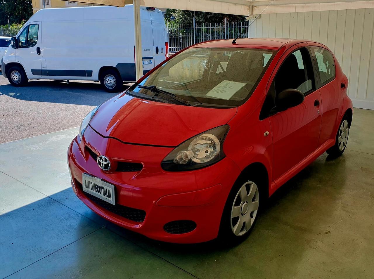 Toyota Aygo 1.0 BENZ - 5 porte - 2010 - KM. 100.000