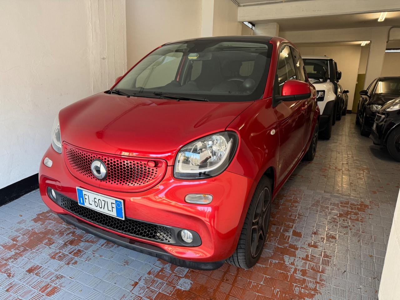 Smart ForFour 90 0.9 Turbo twinamic Nightview red