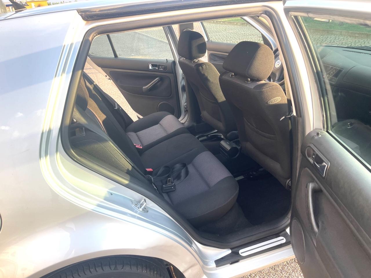 Volkswagen Golf 1.6 16V cat 5 porte Highline