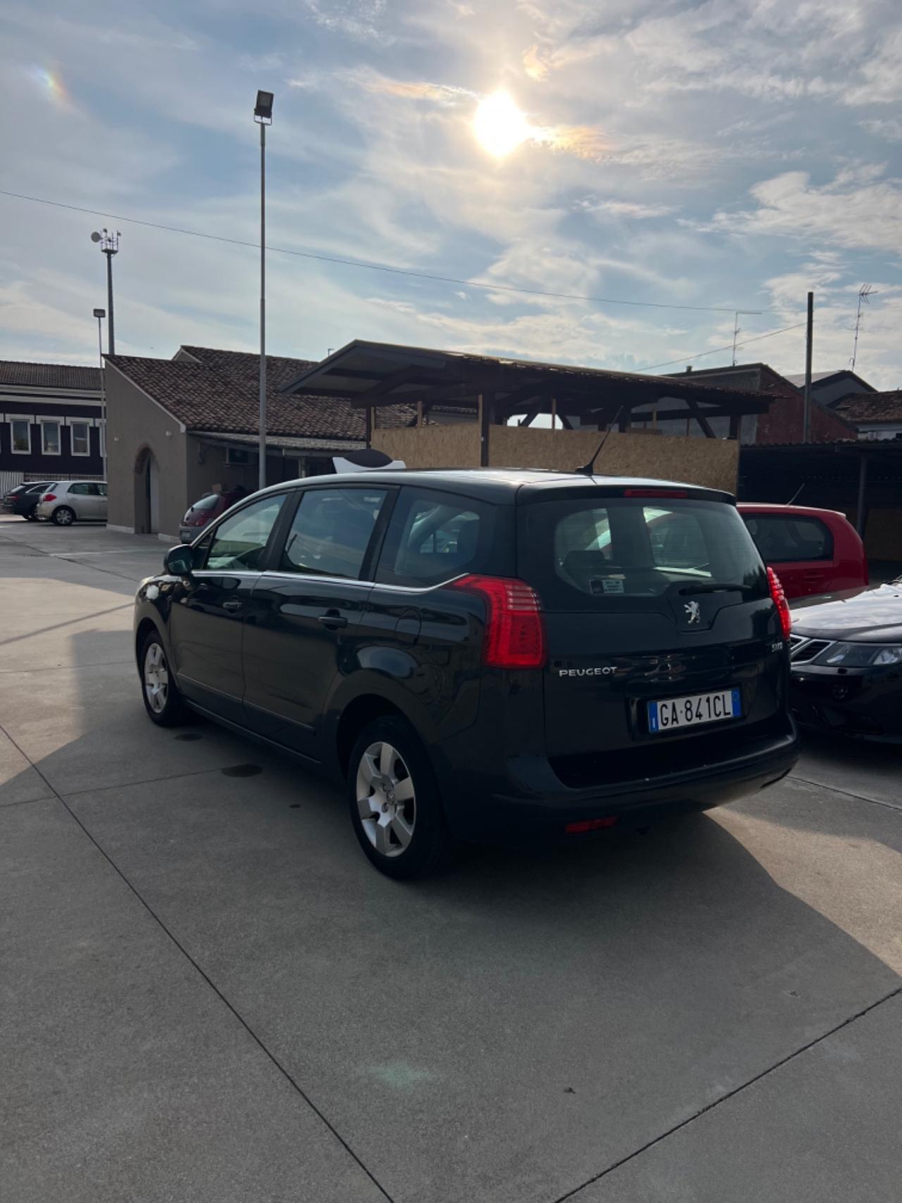 Peugeot 5008 1.6 HDi 112CV Premium