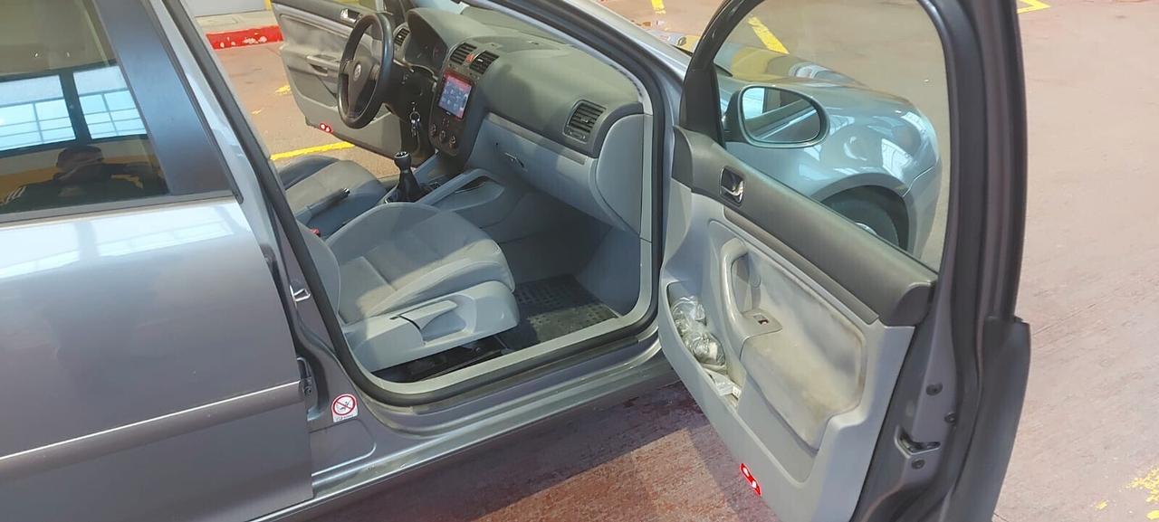 Volkswagen Golf 2.0 16V TDI 5p. Sportline