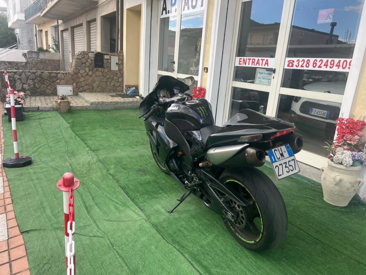 Kawasaki Ninja ZX-10RR Strada