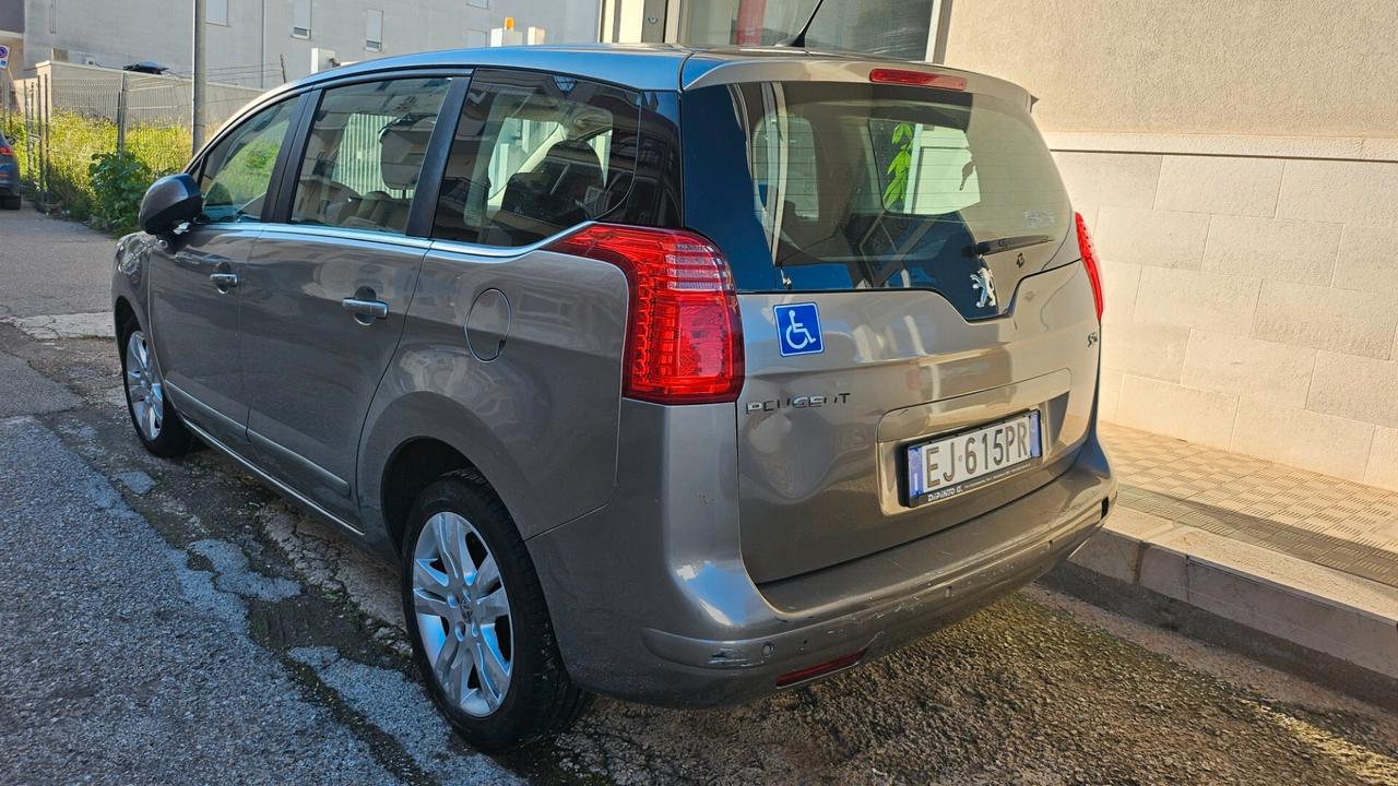 Peugeot 5008 1.6 e-HDi 112CV Stop&Start cambio robotizzato Family