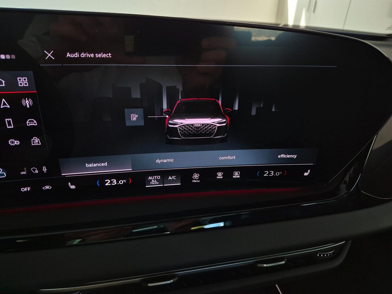 Audi A6 AVANT *NEW GENERETION* S LINE EDITION TDI S-TRONIC TETTO MATRIX DISPLAY PASS. 360° AUTO UFFICIALE AUDI 1 PROPRIETARIO