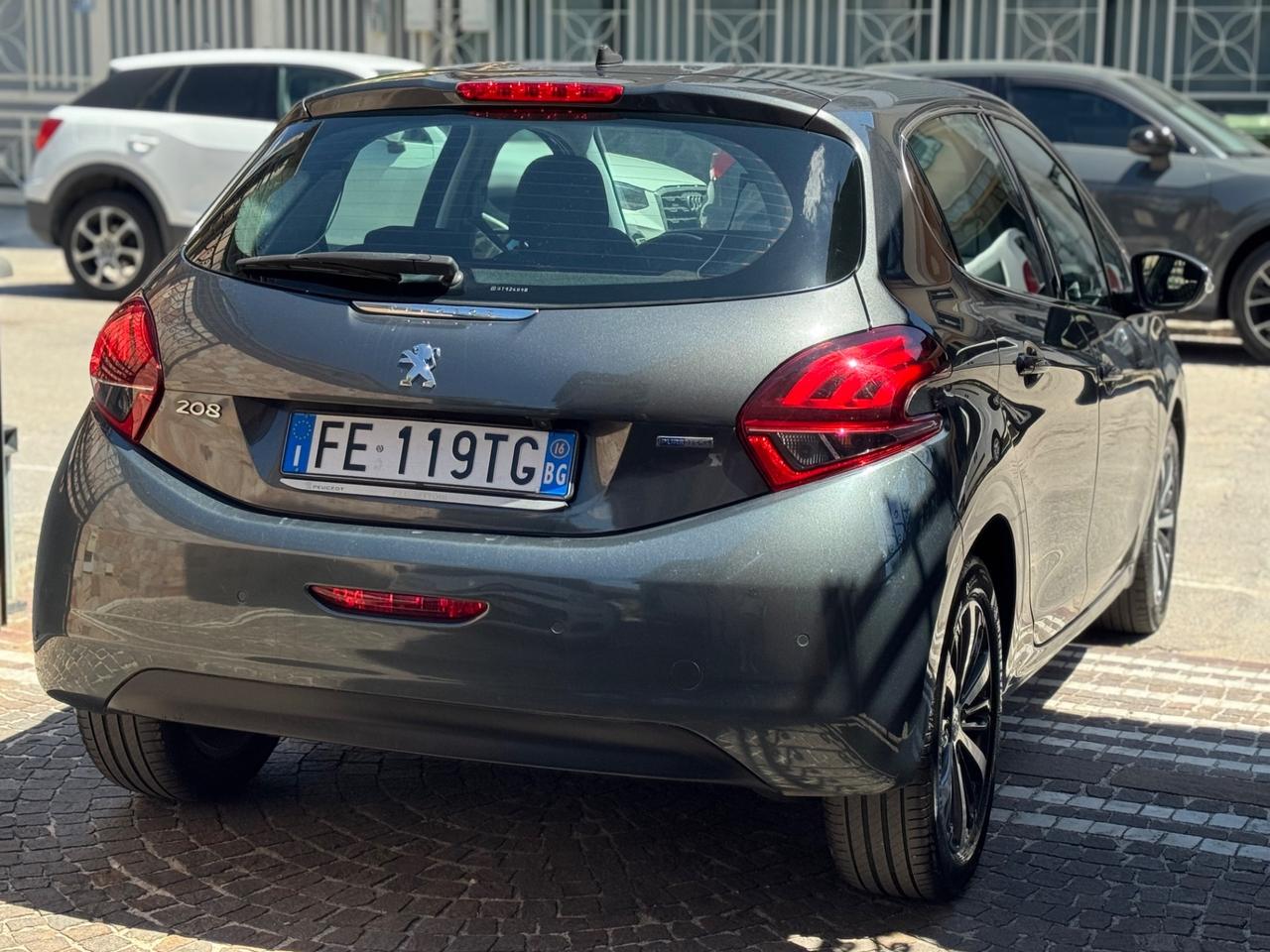 Peugeot 208 PureTech 82 5 porte Allure