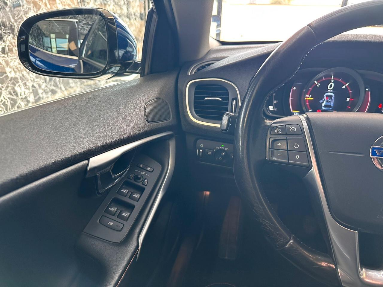 Volvo V40 Cross Country D4 Ocean Race