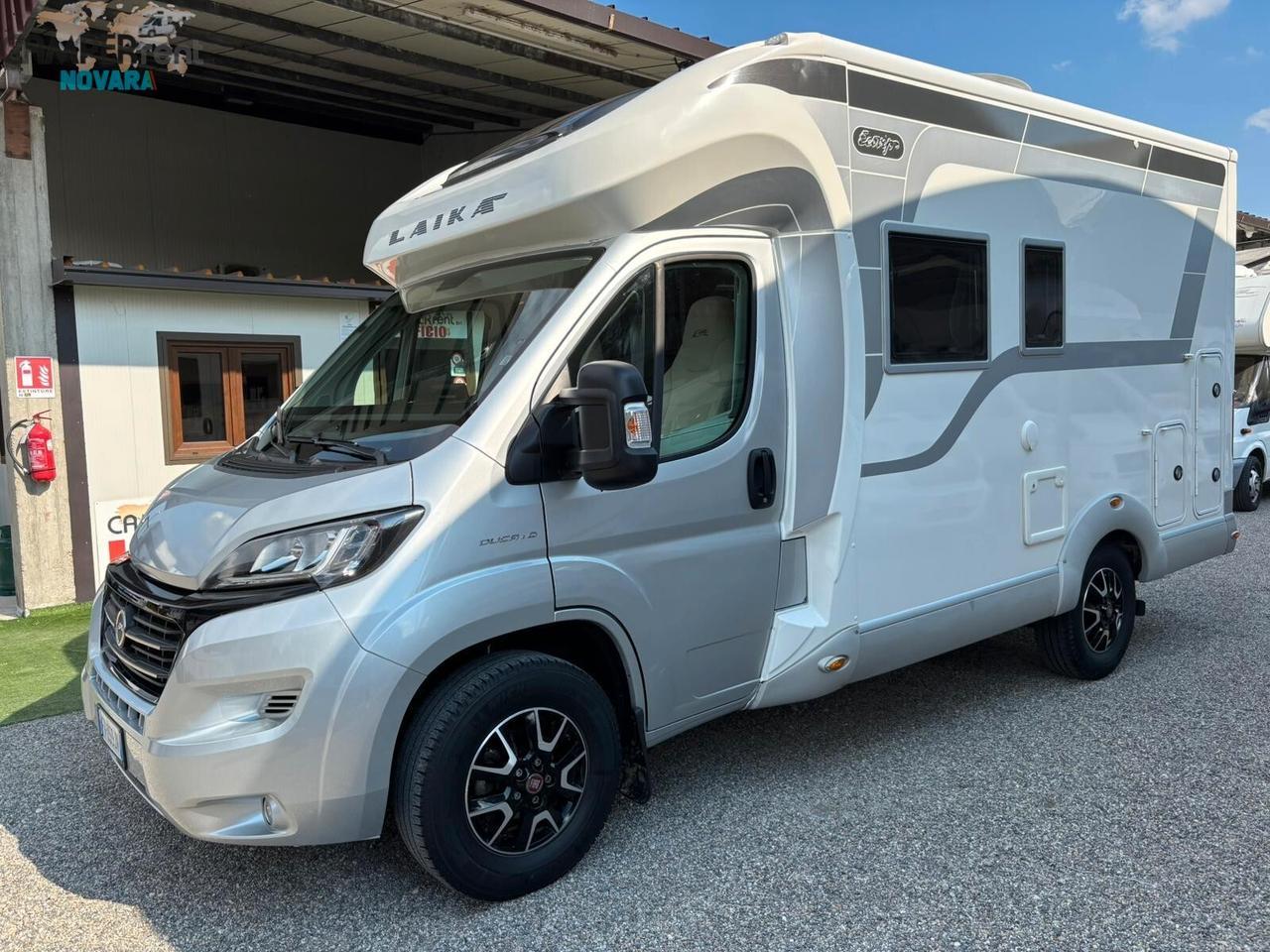 LAIKA ECOVIP 305 TOSCANA EDITION - SEMINTEGRALE COMPATTO 59