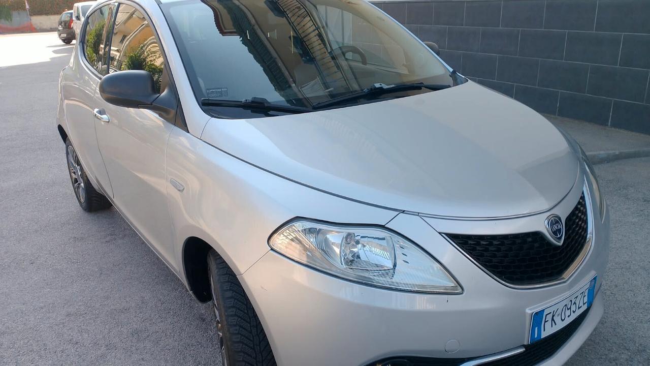 Lancia Ypsilon 1.2 69 CV 5 porte GPL Ecochic Gold