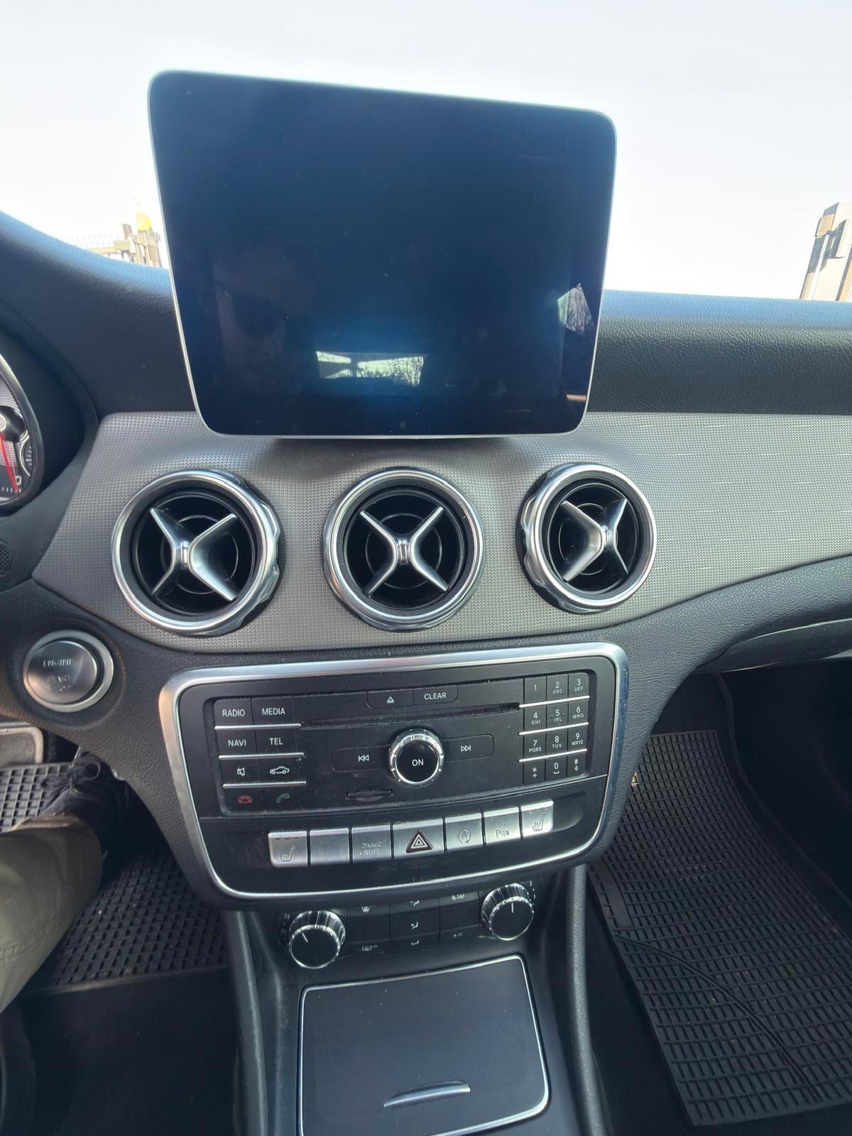 Mercedes-benz GLA 180 Premium