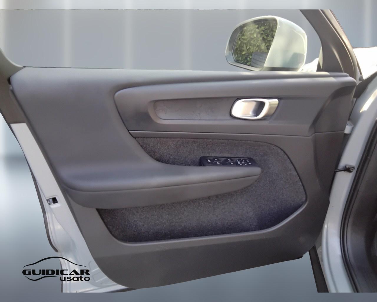 VOLVO XC40 2023 - XC40 1.5 t2 Essential auto