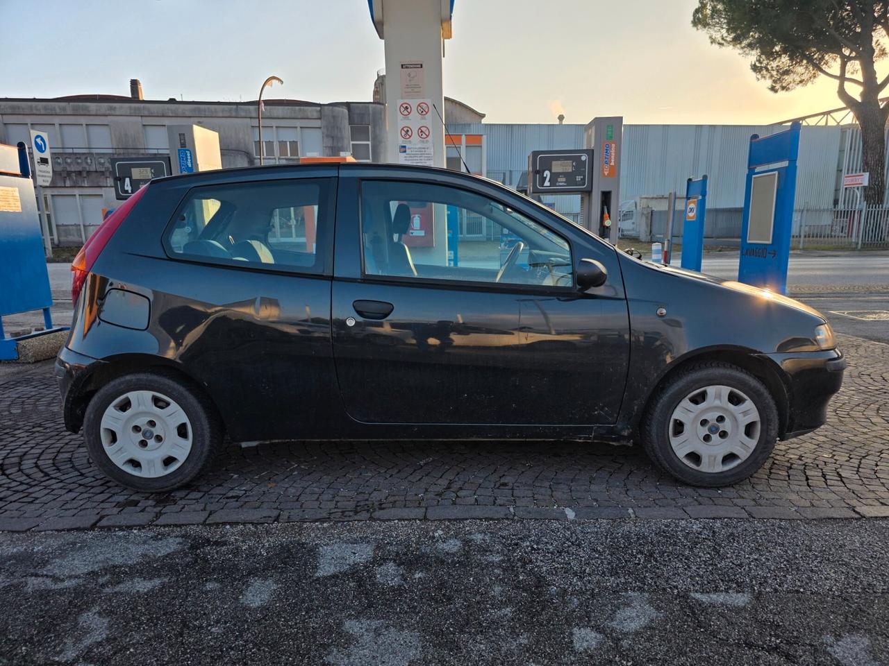 Fiat Punto 1.2i cat 3 porte Verve con 175.000km Neopatentati ok