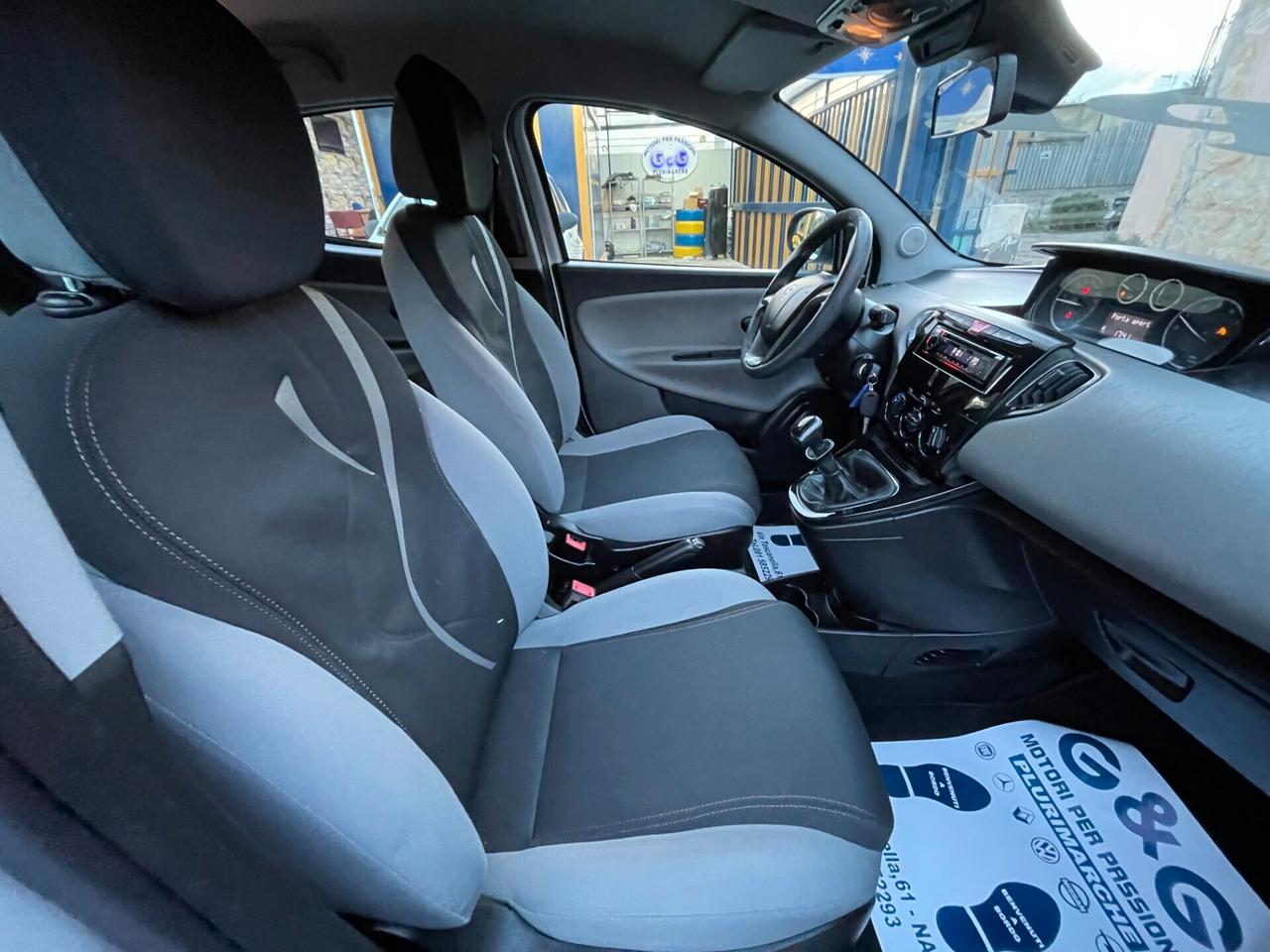 Lancia Ypsilon 1.2 69 CV 5 porte GPL Ecochic Silver