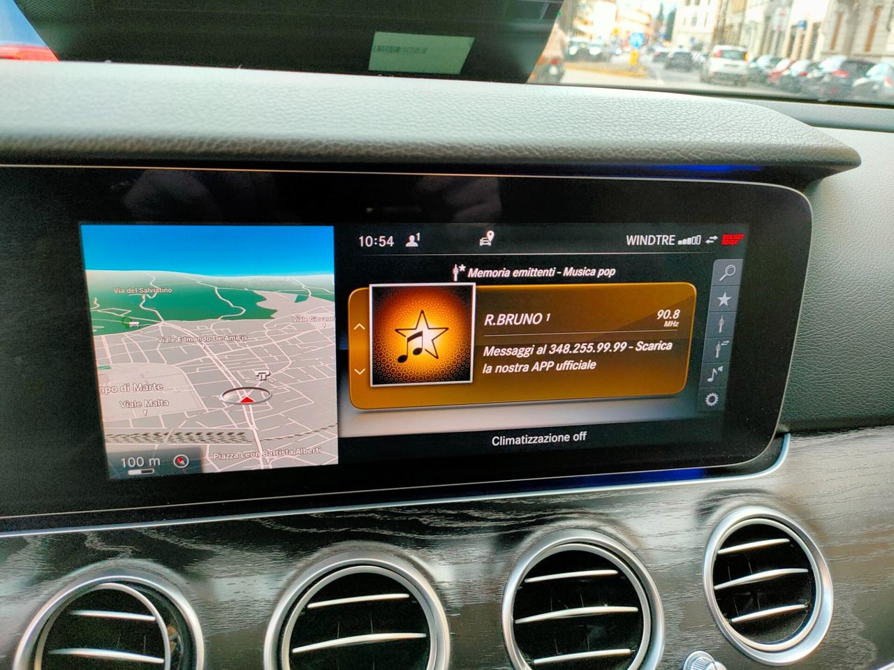 Mercedes-Benz E 220d Auto Premium Plus + Pack AMG