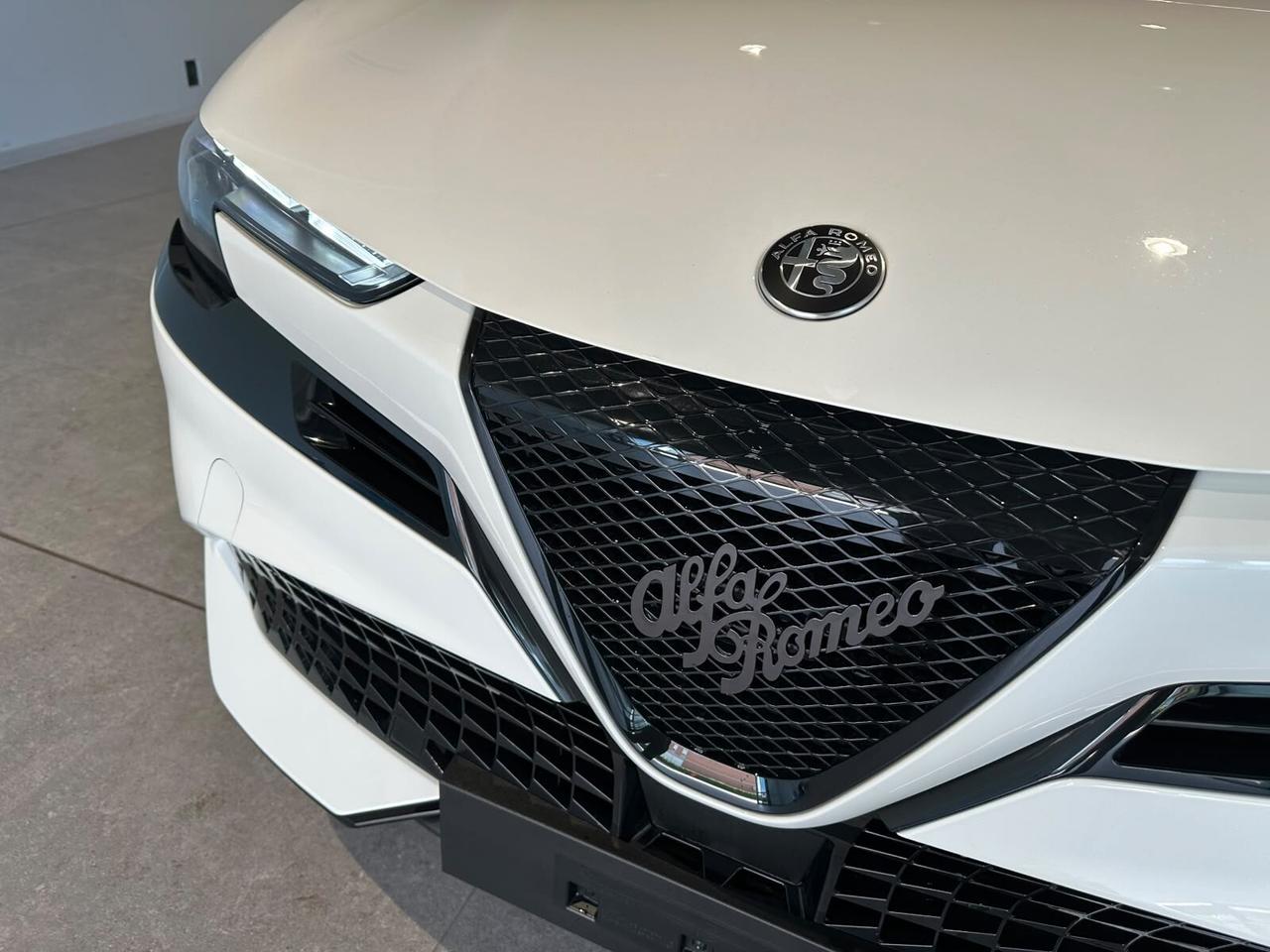 Alfa Romeo Junior 1.2 145 CV Hybrid eDCT6 Ti