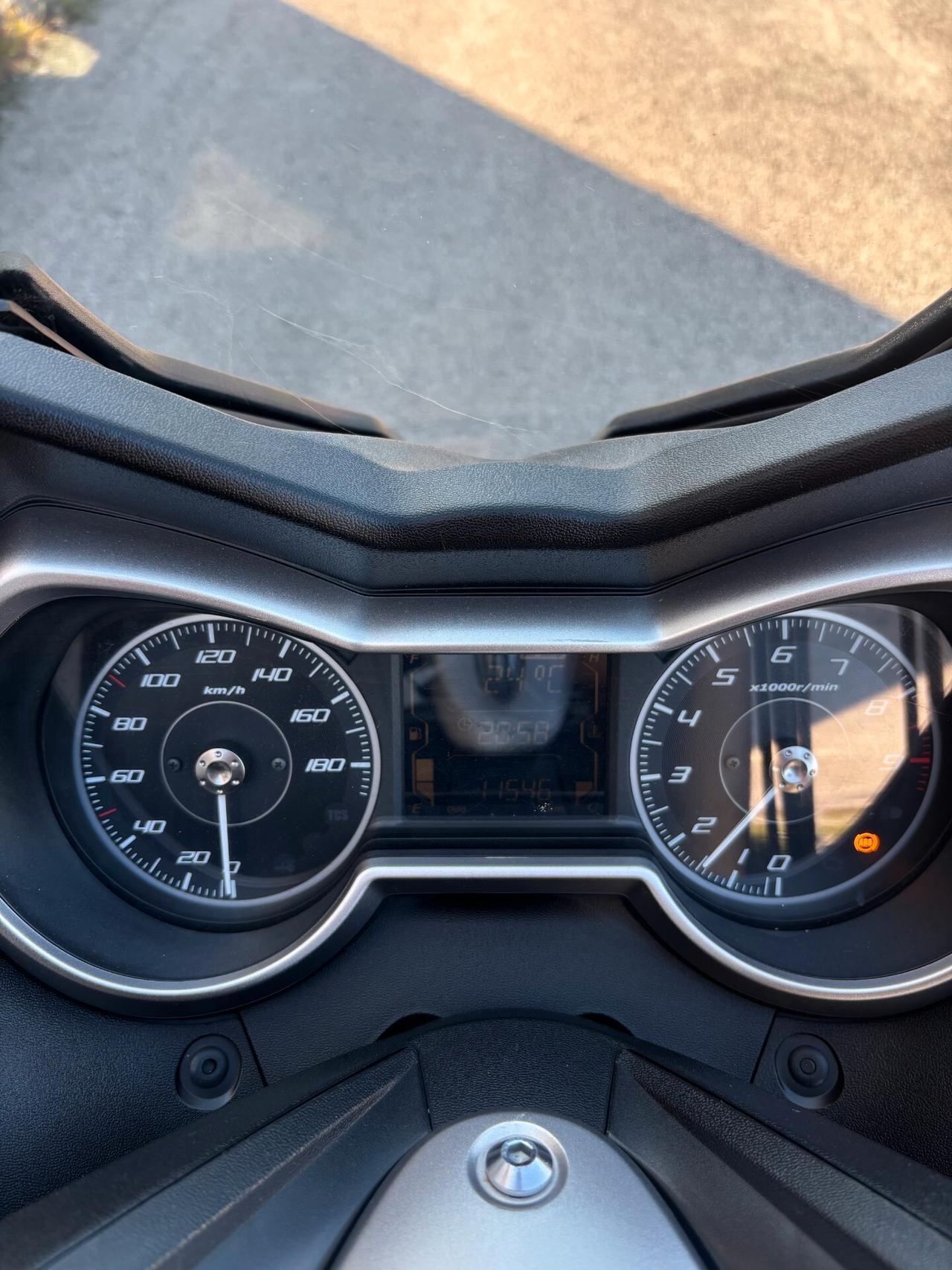 Yamaha X-Max 400