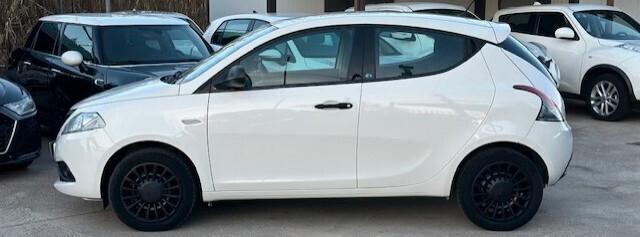 Lancia Ypsilon 1.2 69 CV 5 porte S&S Gold