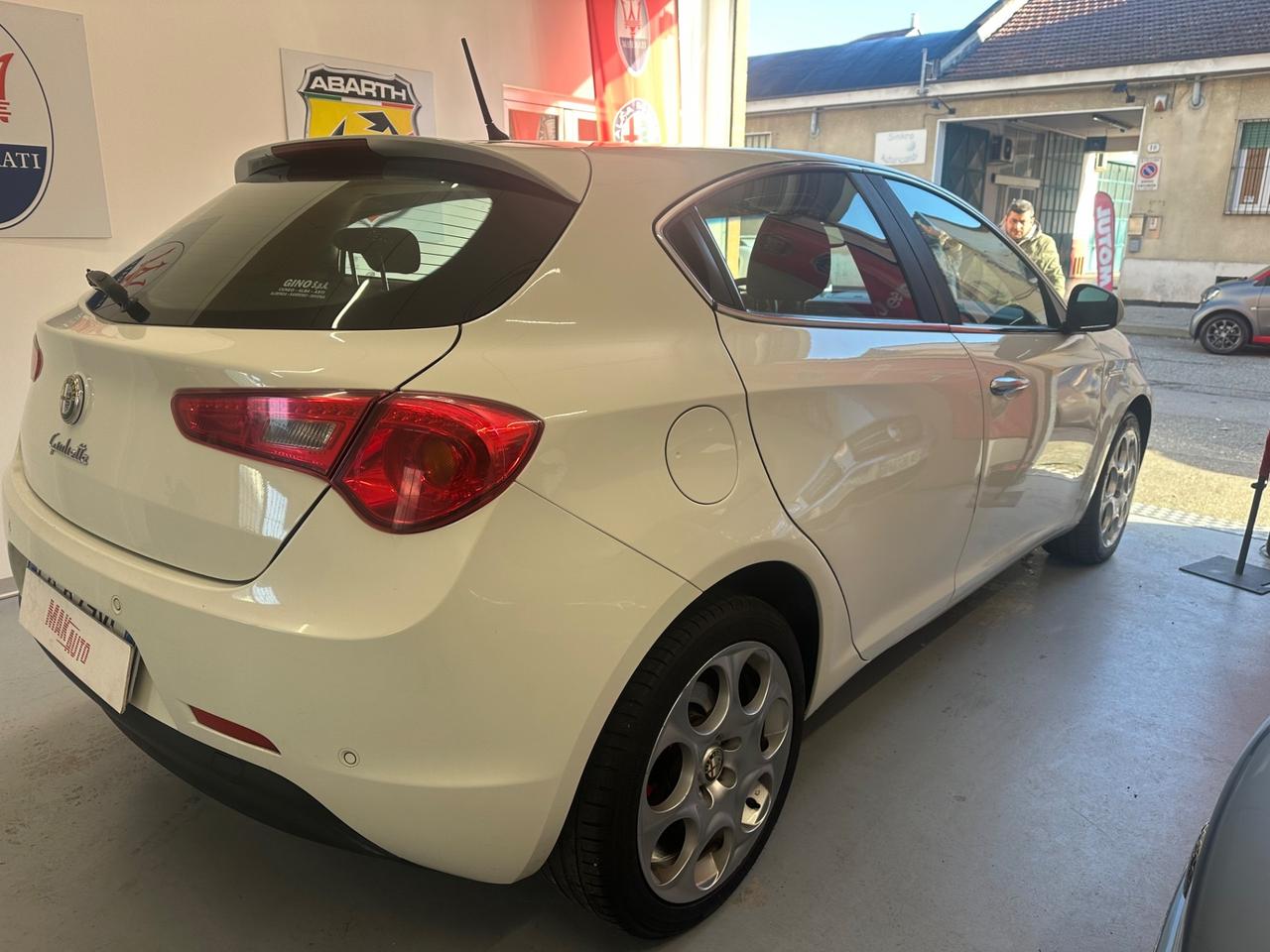 Alfa Romeo Giulietta 1.6 JTDm-2 105 CV Distinctive