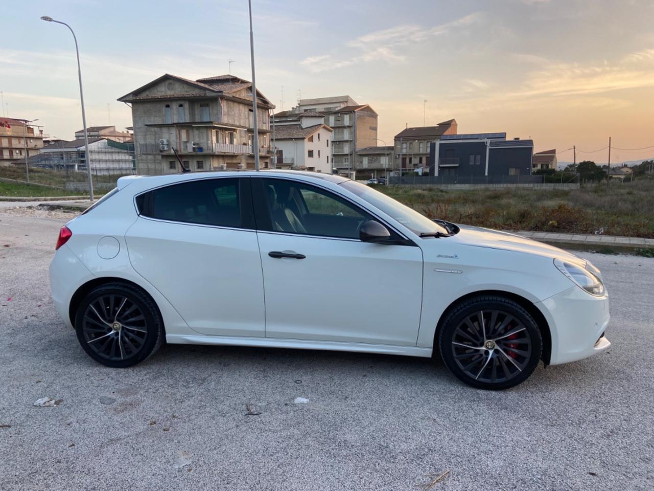 Alfa Romeo Giulietta 2.0 JTDm-2 150 CV Quadrifoglio 2015