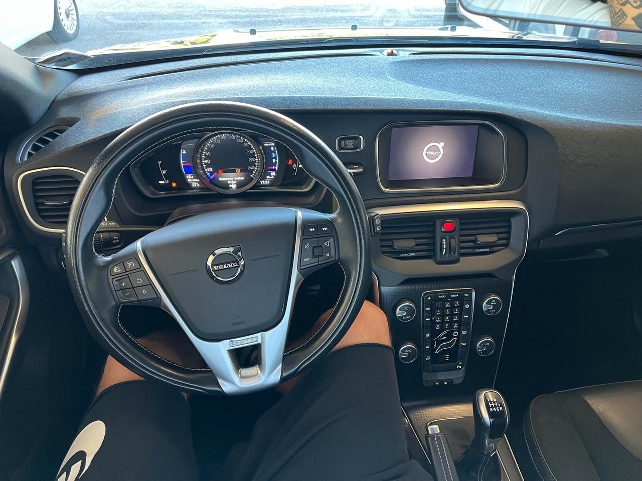Volvo V40 D2 R-design