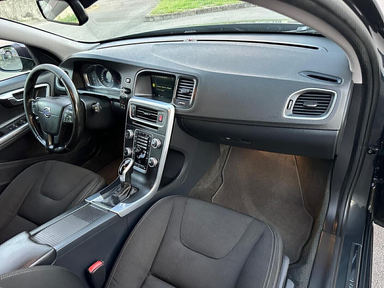 Volvo V60 D2 1.6 Powershift Kinetic