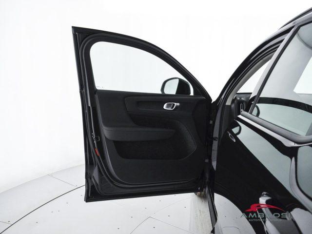 VOLVO XC40 B3 Mild hybrid Benzina Essential