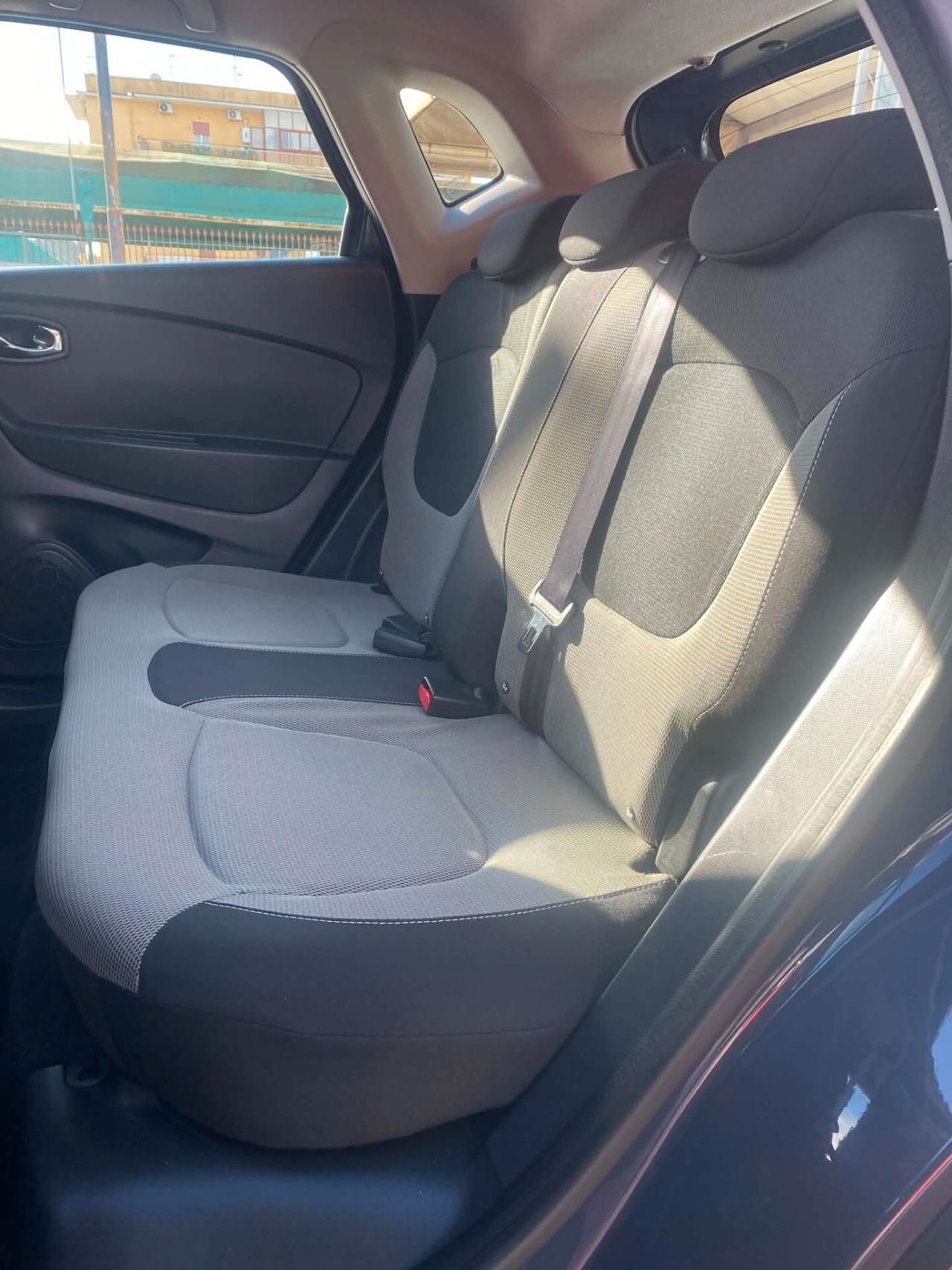 Renault Captur 1.5 dCi 8V 90 CV Condizioni Eccellenti Leggi