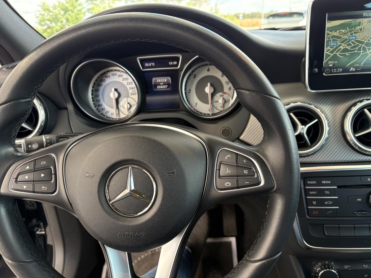 Mercedes-benz GLA 180 d Premium PARI AL NUOVO!