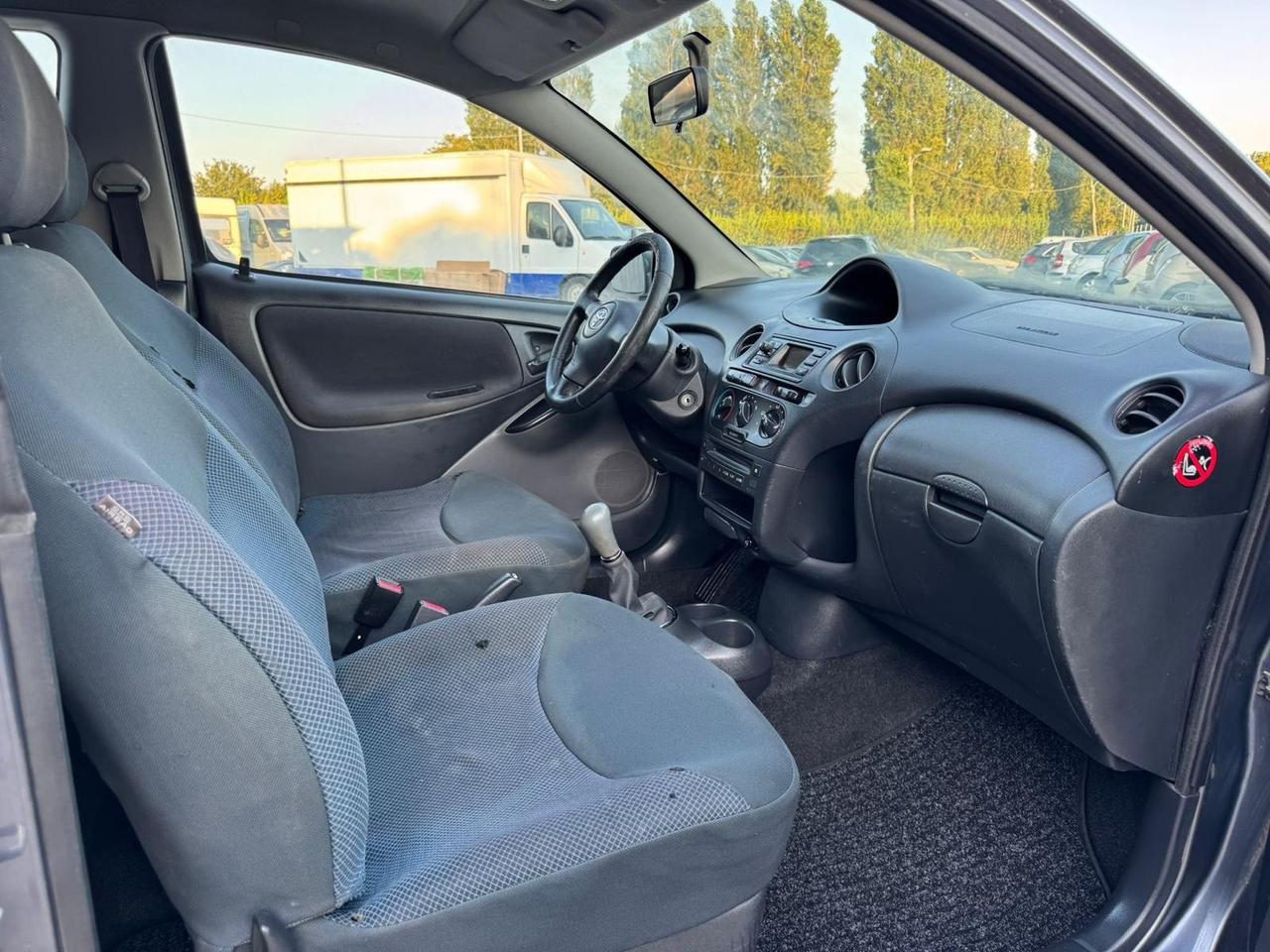 Toyota Yaris 1.0i 16V cat 3 porte Sol