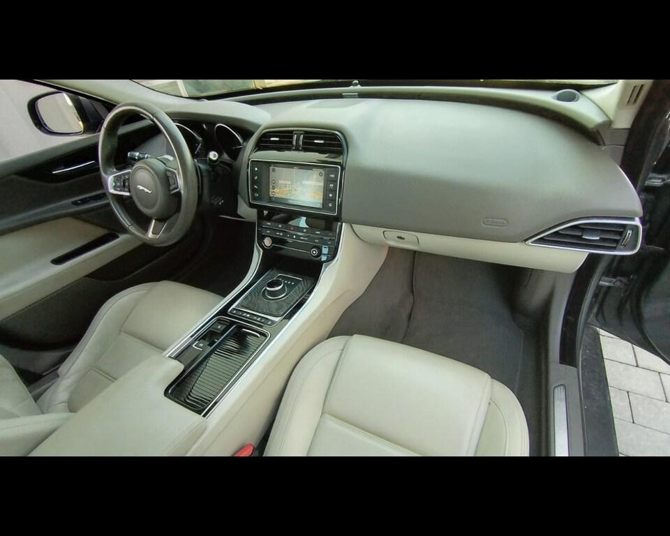 Jaguar XE Berlina 2.0 D I4 R-Sport AWD Auto