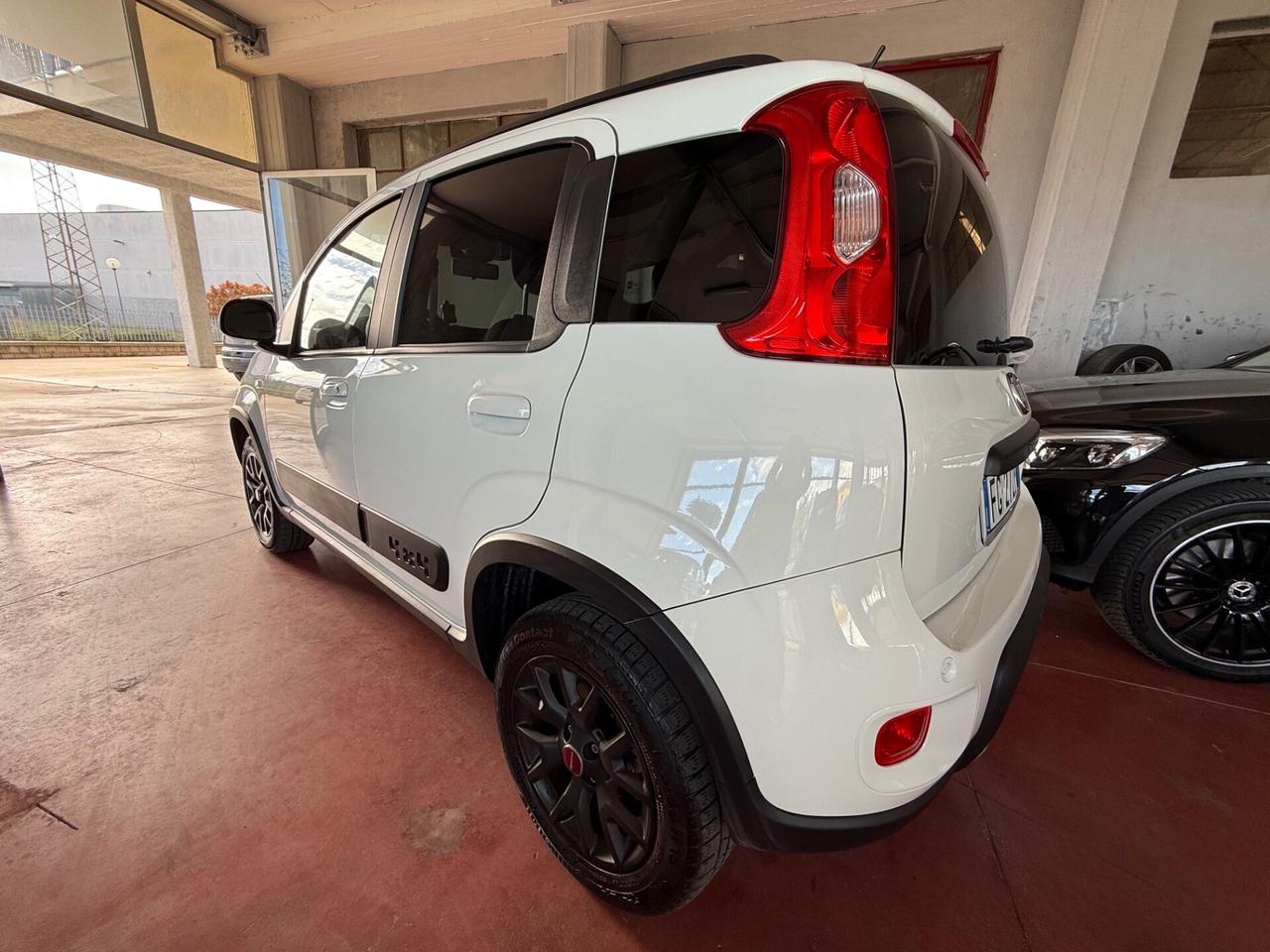 Solo da QUALITYCARS PESCARA INTROVABILE Fiat Panda 1.3 MJT 95 CV S&S 4x4