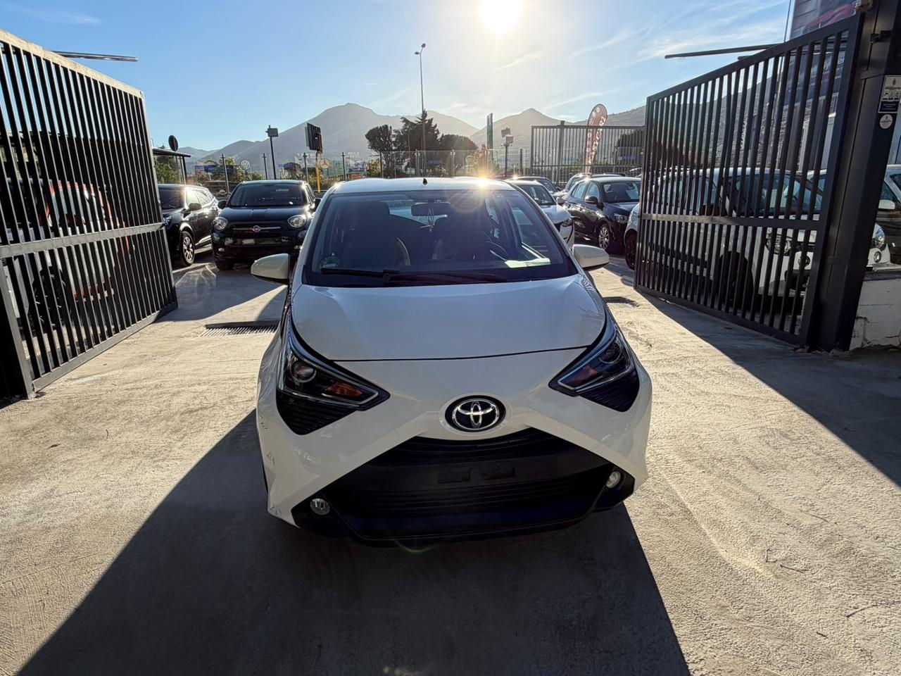 Toyota Aygo 1.0 VVT-i 69 CV 5 porte x-clusiv