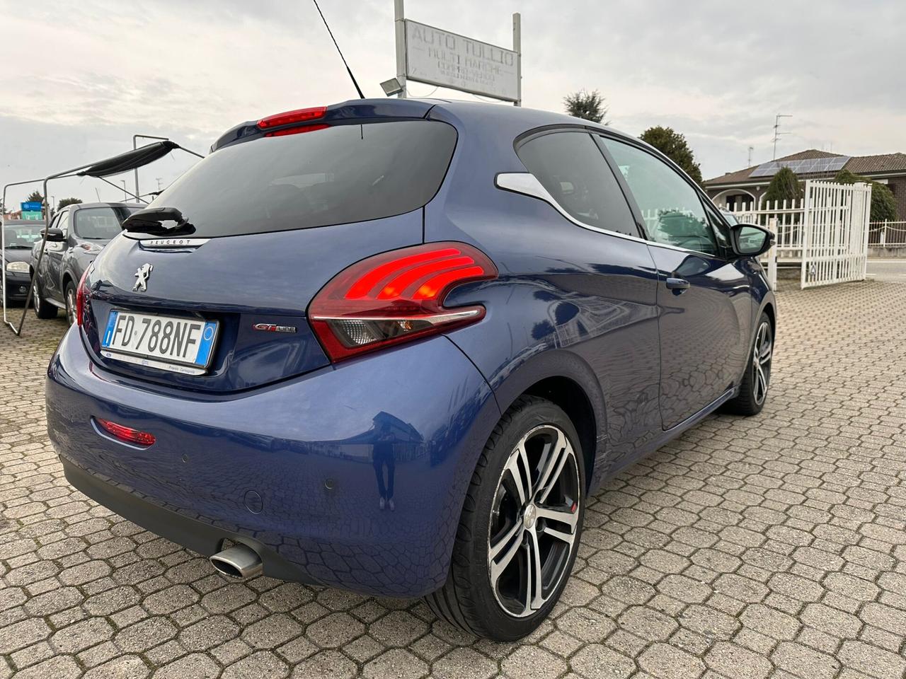 Peugeot 208 BlueHDi 100 3 porte GT Line