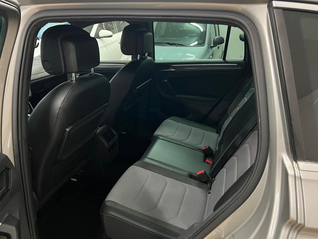 Volkswagen Tiguan 2.0 TDI SCR DSG Executive R-Line BlueMotion Technology