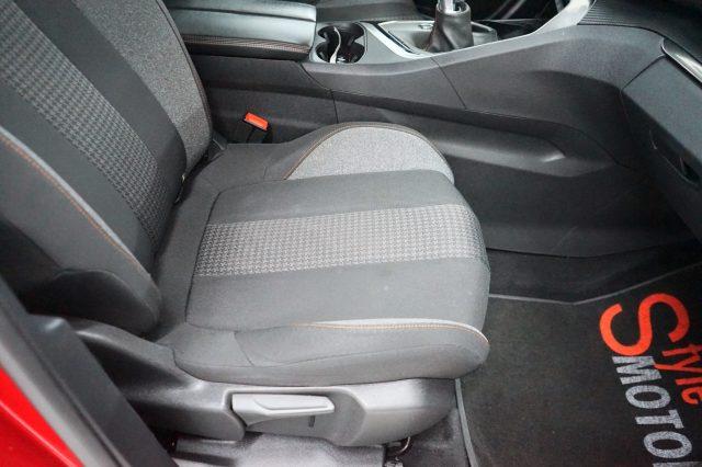 PEUGEOT 3008 BlueHDi 130 S&S Business