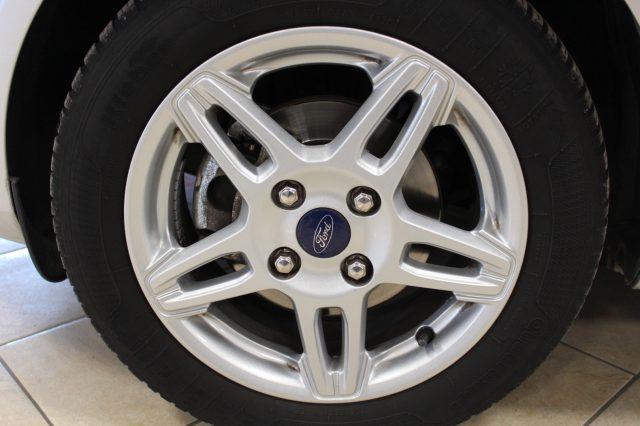 FORD Fiesta 1.2 60CV 5 porte 70000 Km !!! OK NEOPATENTATI