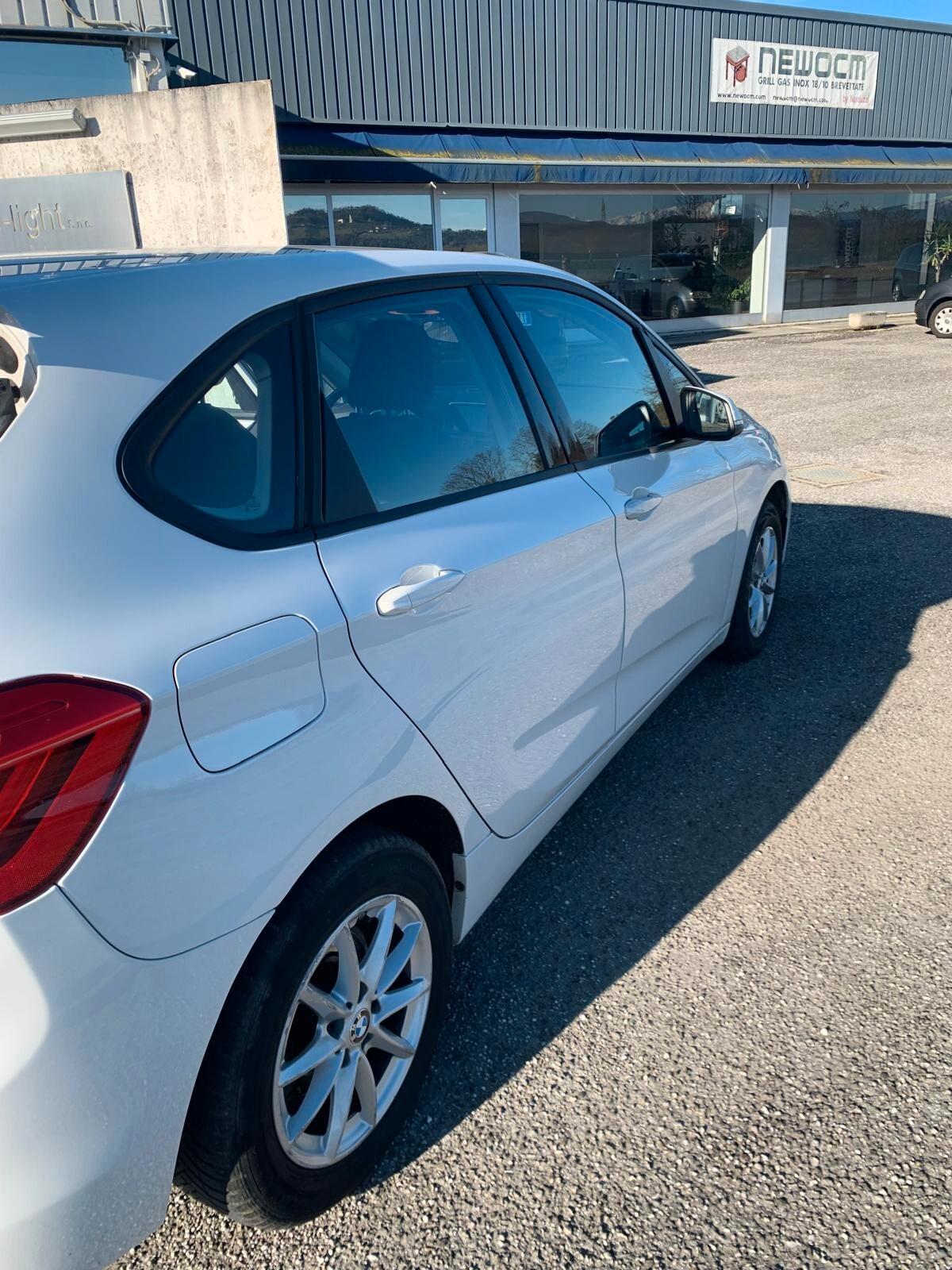 Bmw 2er Active Tourer 218 d Active Tourer Business aut.