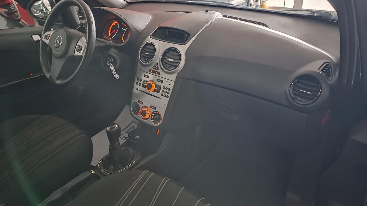 Opel Corsa 1.2 3 porte Sport